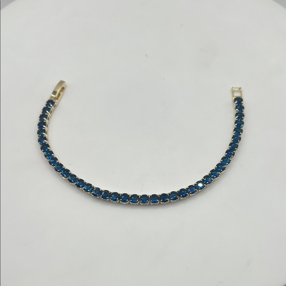 1392. Denim Blue and 18k Gold Plated Bracelet 7”